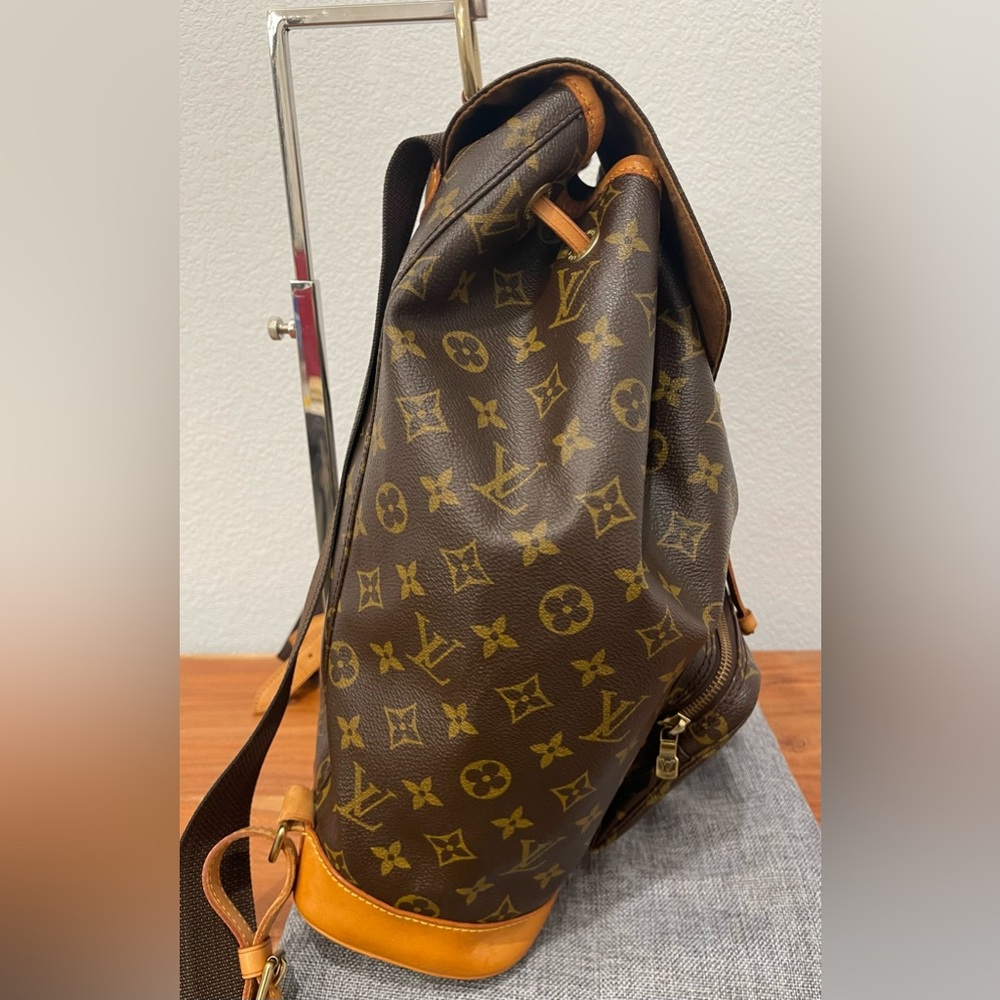 06. Louis Vuitton Montsouris leather backpack GM - Picture 7 of 16